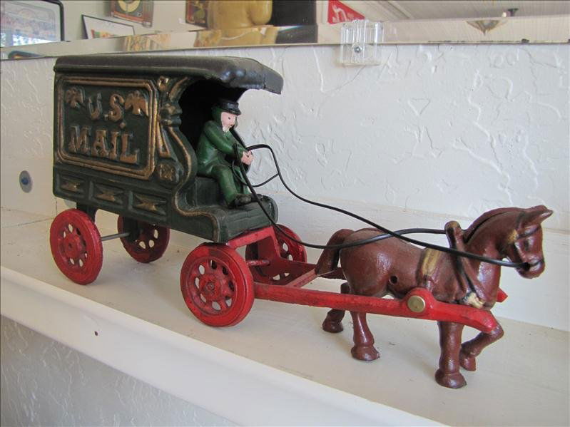 724 Cast Iron Horse & US Mail Wagon