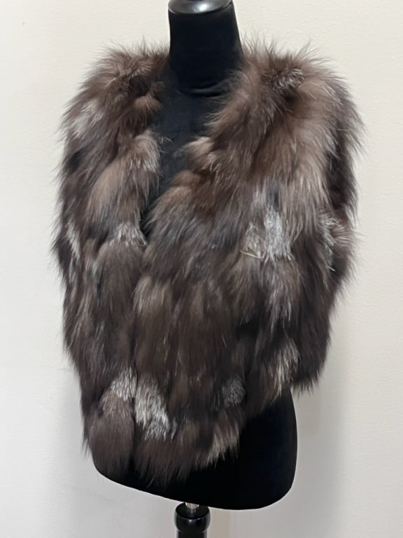 Metric knits fur vest sale
