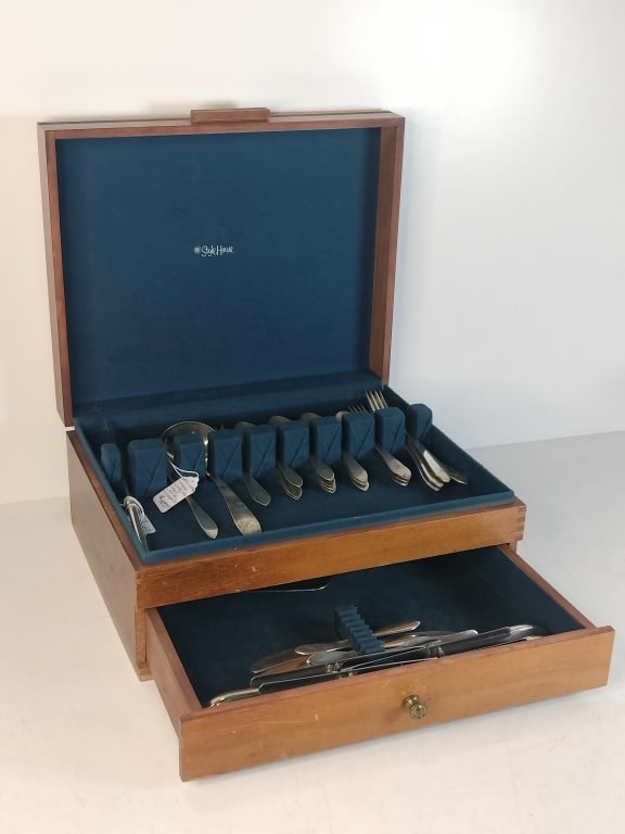 Tiffany Sterling Silverware Set, 37.80 OZT (1 of 11)