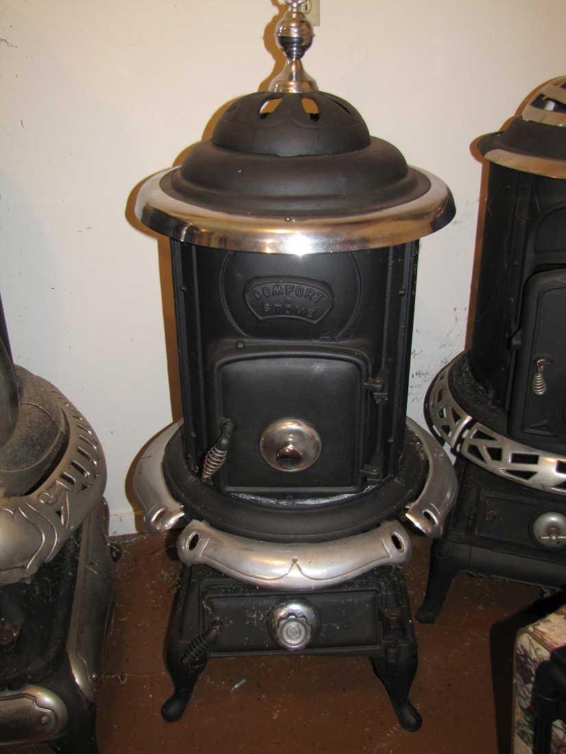 259B: Cast Iron Parlor Style Comfort Stove