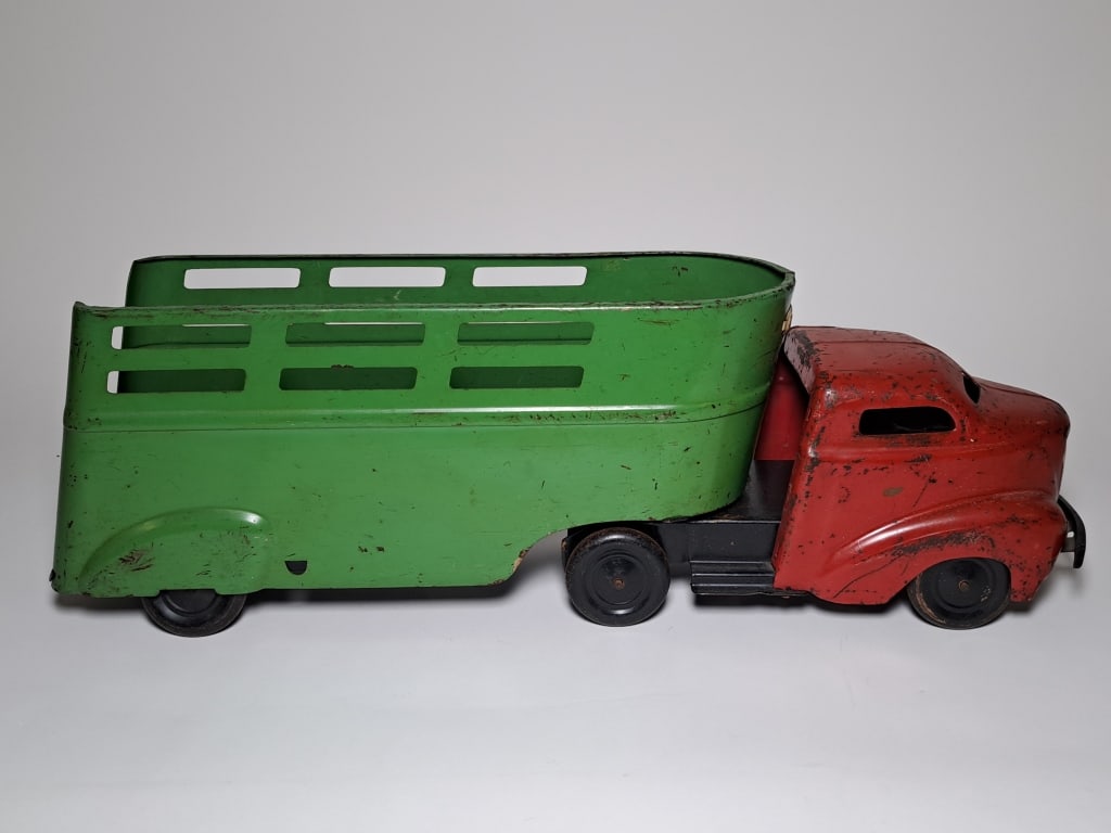 Collectible Toys - 1940s Wyandotte Truck | I Crave Cars