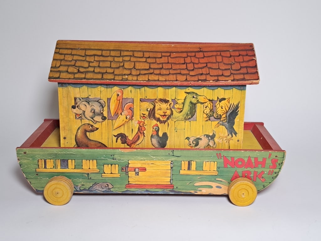 The Gong Bell Noah's Ark W/Animals (1 of 10)