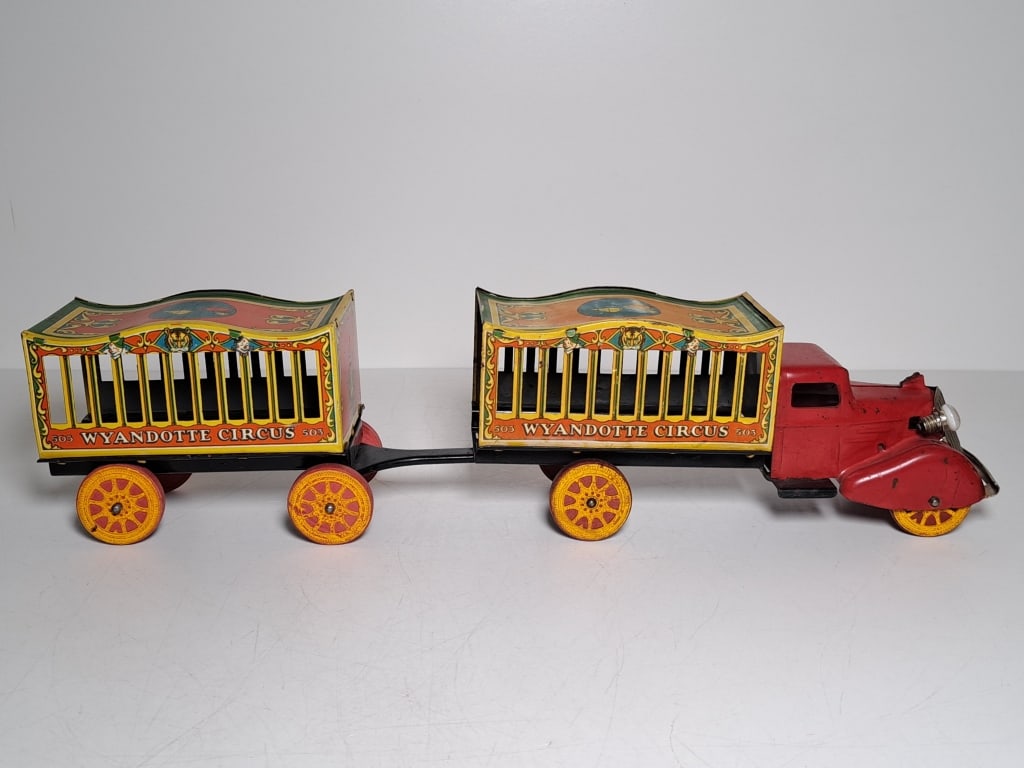 Vintage Wyandotte Steel Circus Truck w/Trailer (1 of 7)