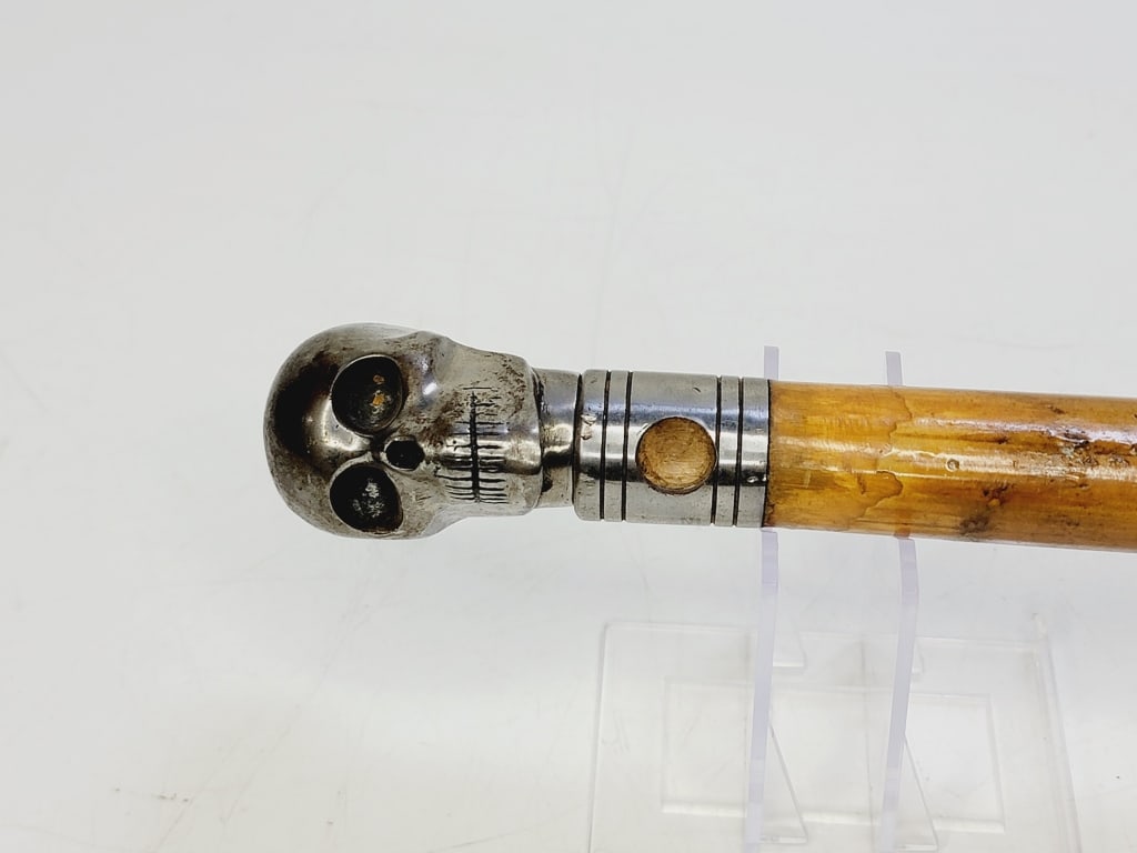 Skull Handle Wood Walking Stick/Cane (1 of 9)