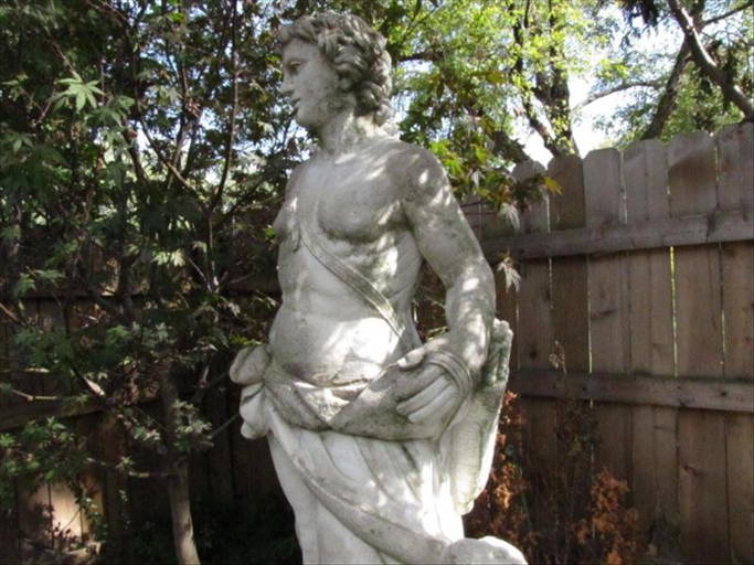 Henri Studios Palatine Statue