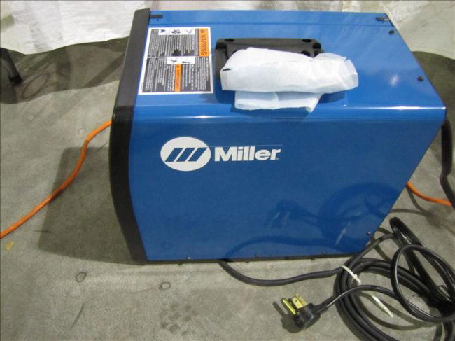 27: Millermatic 135/175 Mig Welder Unit : Lot 27