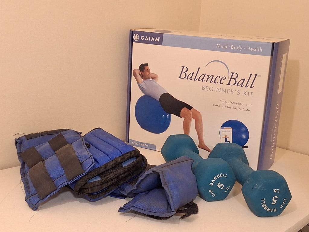 Heatwave, Fitness Equipment, Linens: 3 Heatwave electric Utility heaters, model NSB-150J(EB38006). Balance ball, hand weights in 5 and 25 lbs, strap on weights. Table cloths, sheet set and 2 projector lights. Please see photos.