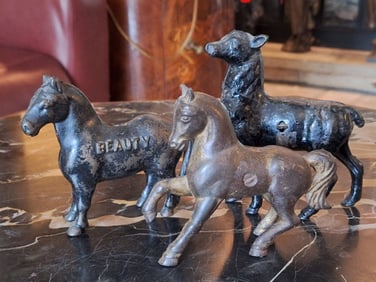 3 Cast Horse Banks