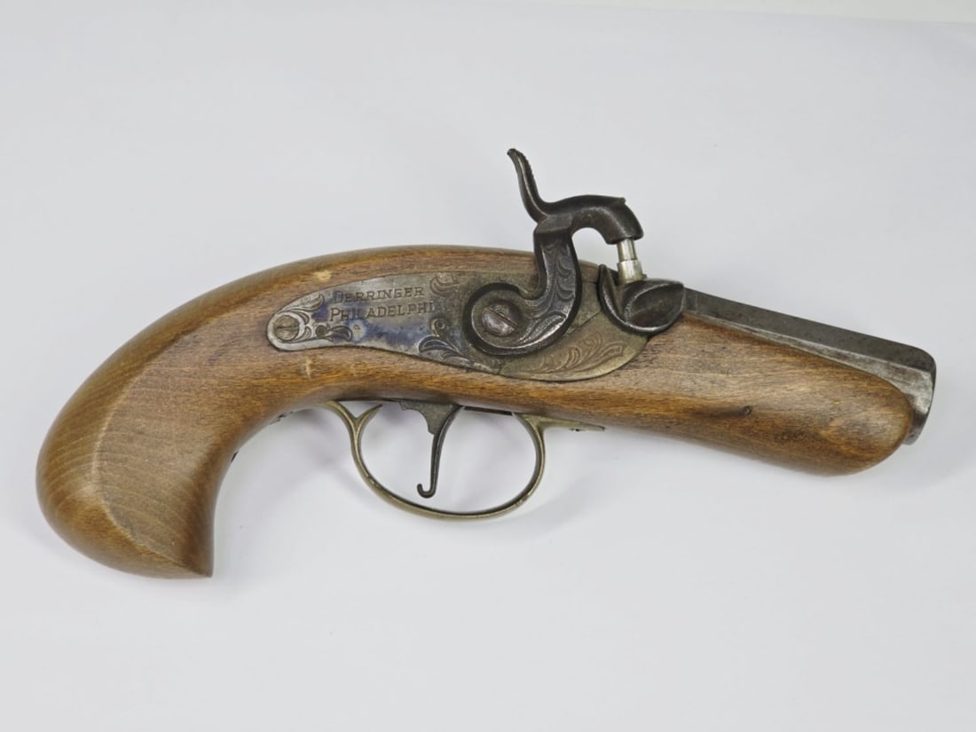 Antique Spanish Jukar .45 Cal Derringer Pistol: Antique Spanish Jukar .45 Cal Derringer Pistol, Percussion Pistol. Pistol is marked in part: Black Powder Only Jukar Spain, serial number 086186, Philadelphia Derringer. Condition of pistol: rust spot