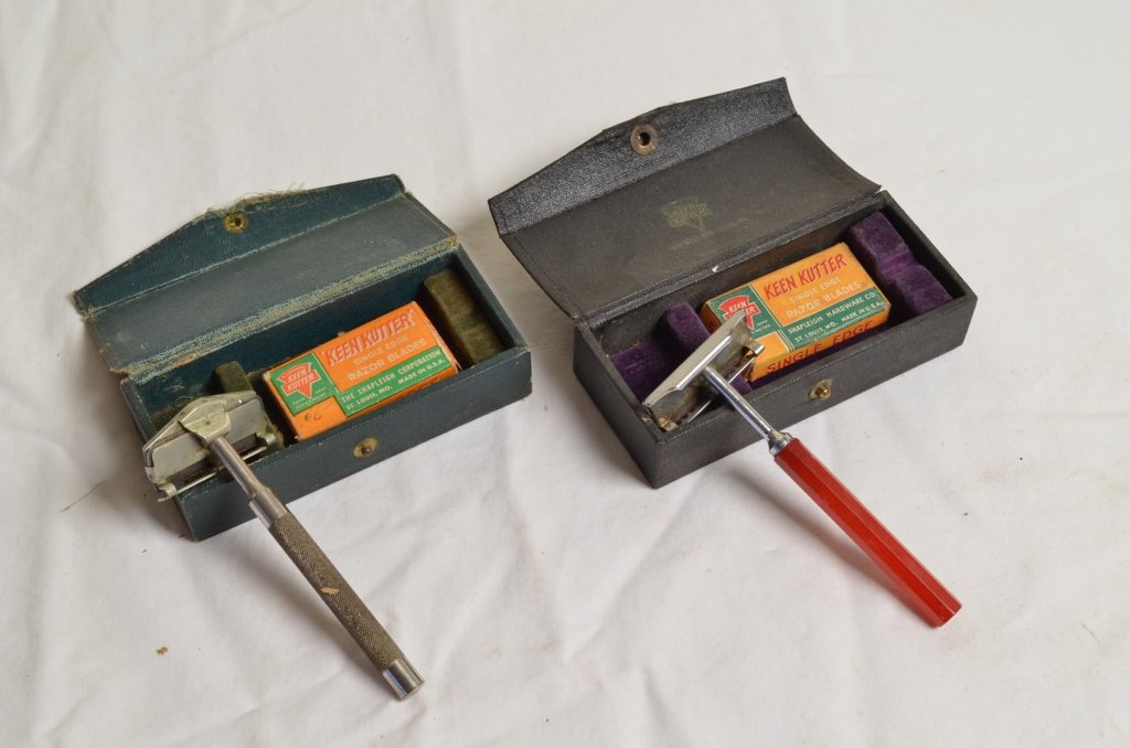 Pair of Safety Razors: This lot consists of a pair of Keen Kutter safety razors. Both still with their original boxes. All original packaging.