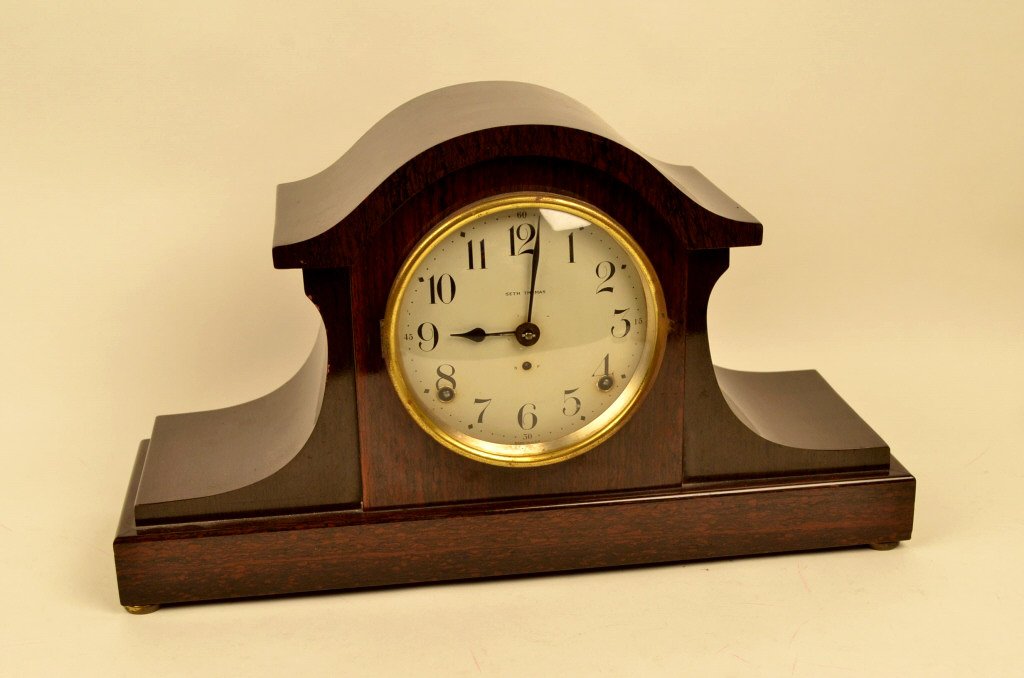 Seth Thomas Mantel Clock: Contact Pak Mail @ (260) 637-4809 prior to bidding for shipping quote. A very nice mantel clock by Seth Thomas. Measures 9.5" H and 16.5" W. No key.