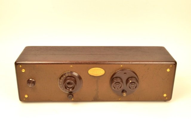 *Atwater Kent Radio Receiving Set Model 49: Contact our recommended 3rd party for profit shipper Pak Mail at (260) 637-4809 for shipping quote PRIOR to bidding. Scheerer WILL NOT ship this item under any circumstances, no exceptions. Atwater Ke