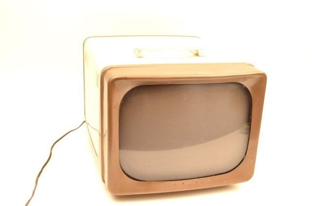 *Vintage General Electric Tube TV: Contact our recommended 3rd party for profit shipper Pak Mail at (260) 637-4809 for shipping quote PRIOR to bidding. Scheerer WILL NOT ship this item under any circumstances, no exceptions. General El