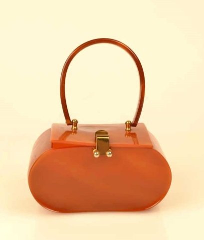 Wilardy Vintage Bakelite Box Bag Purse: FREE SHIPPING ON THIS LOT(continental US only, international bidders contact Pak Mail for shipping quote), buyer to pay $8.99 flat fee for handling, packaging and insurance on EACH INDIVIDUAL LOT (no