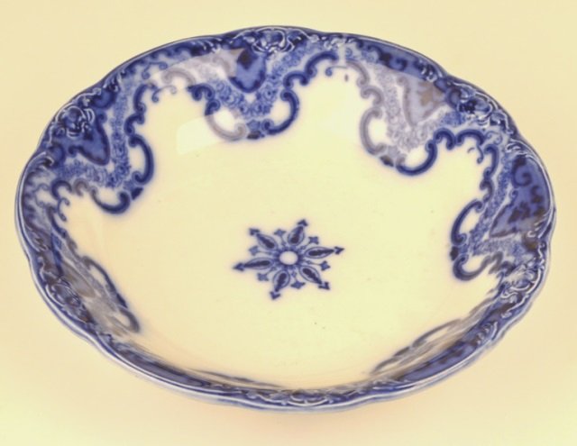 Flow Blue China Serving Bowl Knox Pattern: FREE SHIPPING ON THIS LOT(continental US only, international bidders contact Pak Mail for shipping quote), buyer to pay $8.99 flat fee for handling, packaging and insurance on EACH INDIVIDUAL LOT (no