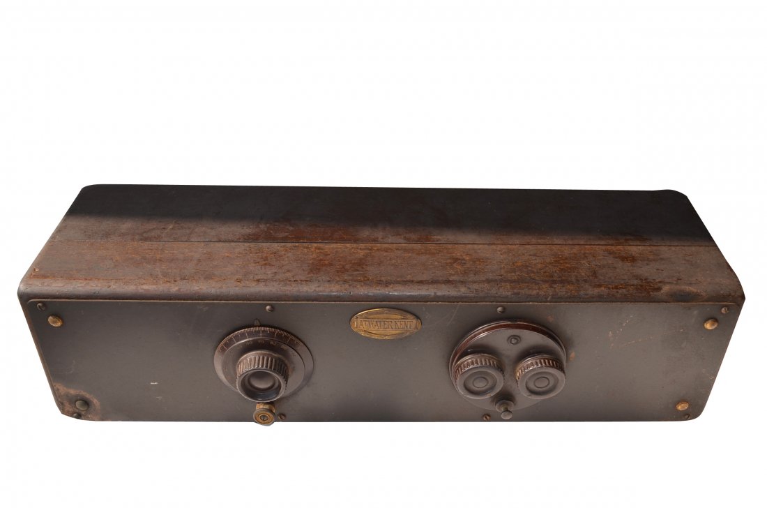 *Atwater Kent Receiving Set Model 32: Contact our recommended 3rd party for profit shipper Pak Mail at (260) 637-4809 for shipping quote PRIOR to bidding. Scheerer WILL NOT ship this item under any circumstances, no exceptions. 8 tube, co