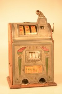 *Antique Nickel Slot Machine W/ Pull Lever: Contact our recommended 3rd party for profit shipper Pak Mail at (260) 637-4809 for shipping quote PRIOR to bidding. Scheerer WILL NOT ship this item under any circumstances, no exceptions. Wood housi