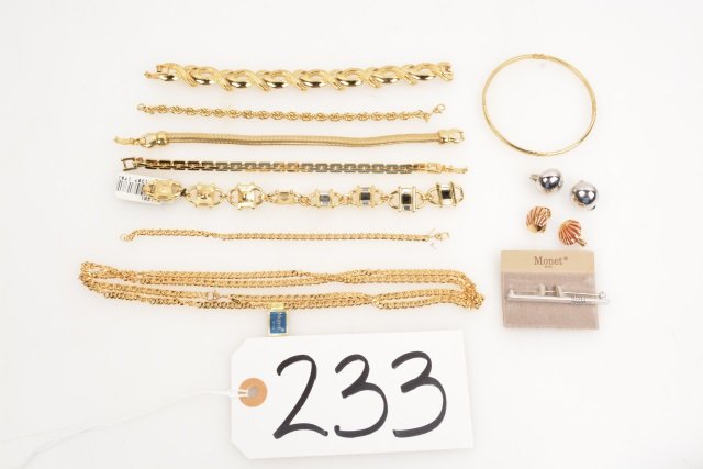 Monet Signed Designer Jewelry: Continental USA buyer to pay $19.99 flat fee for shipping, handling, packaging and insurance on EACH INDIVIDUAL LOT (international bidders contact Pak Mail for shipping quote). NO COMBINED SHIPPING, N