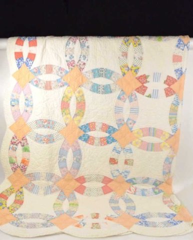 Hand Stitched Double Wedding Ring Quilt: Continental USA buyer to pay $19.99 flat fee for shipping, handling, packaging and insurance on EACH INDIVIDUAL LOT (international bidders contact Pak Mail for shipping quote). NO COMBINED SHIPPING, N