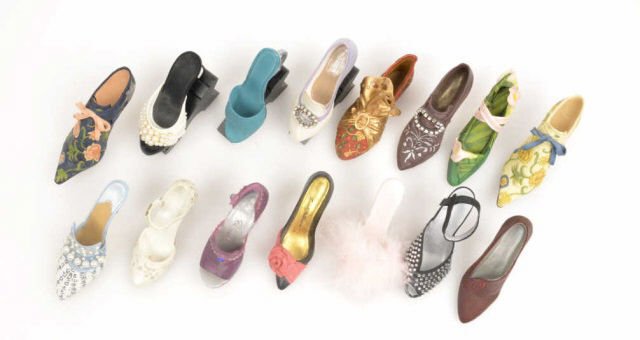 (15) Just the Right Shoe Miniature Ladies Shoes: Continental USA buyer to pay $19.99 flat fee for shipping, handling, packaging and insurance on EACH INDIVIDUAL LOT (international bidders contact Pak Mail for shipping quote). NO COMBINED SHIPPING, N
