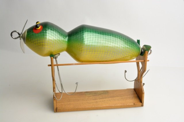*C.A. Clark Bait Co. LARGE "Baby Goofy Gus": Contact our recommended 3rd party for profit shipper Pak Mail at (260) 637-4809 for shipping quote PRIOR to bidding. Scheerer WILL NOT ship this item under any circumstances, no exceptions. LARGE deco