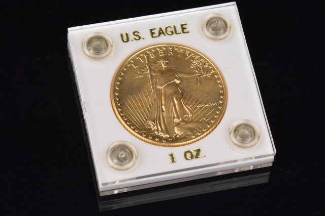 1986 Eagle Fifty Dollar Gold Buillion Coin: Continental USA buyer to pay $19.99 flat fee for shipping, handling, packaging and insurance on EACH INDIVIDUAL LOT (international bidders contact Pak Mail for shipping quote). NO COMBINED SHIPPING, N