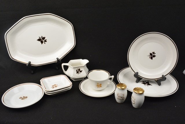 *(8) Place Setting Royal Ironstone Tea Leaf China (1 of 6)