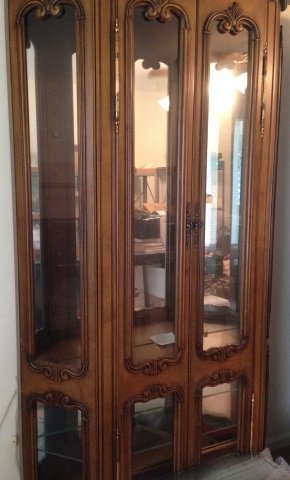 *Curio Cabinet W/ Scroll Shell Accents: Contact our recommended 3rd party for profit shipper Pak Mail at (260) 637-4809 for shipping quote PRIOR to bidding. Scheerer WILL NOT ship this item under any circumstances, no exceptions. Curio cabi