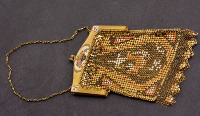 Vintage Whiting & Davis Mesh Evening Bag (1 of 6)