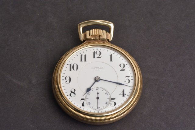 E. Howard 23 Jewel Mens Pocket Watch (1 of 9)