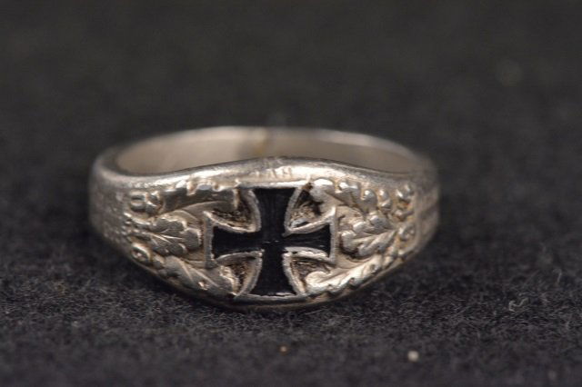 1914 WWI German Iron Cross Ring (1 of 6)