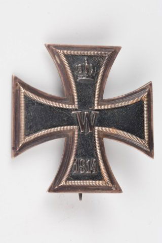 WWI 1914 German Iron Cross Badge (1 of 5)