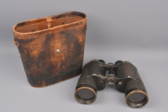 *WWI/ WWII Carl Zeiss Jena DF 7 x 50 Binoculars: WWI/ WWII Carl Zeiss Jena DF 7 x 50 binoculars, 737782. Comes in leather case. Contact our recommended 3rd party "for profit" shipper Pak Mail at (260) 637-4809 or Pakmail419@yahoo.com for shipping qu