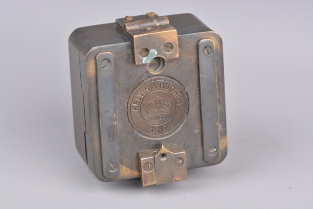 Kelvin & Hughes Stanley, London 1917 Compass (1 of 9)