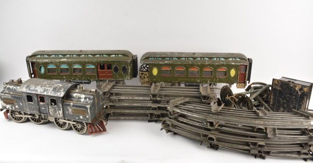 *Lionel Standard Gauge Engine #42, Cars & Track (1 of 10)