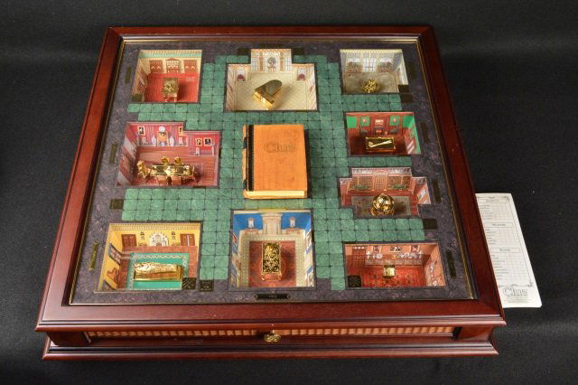 *Franklin Mint Collector's Edition Clue Game: Contact our recommended 3rd party for profit shipper Pak Mail at (260) 637-4809 for shipping quote PRIOR to bidding. Scheerer WILL NOT ship this item under any circumstances, no exceptions. Franklin M