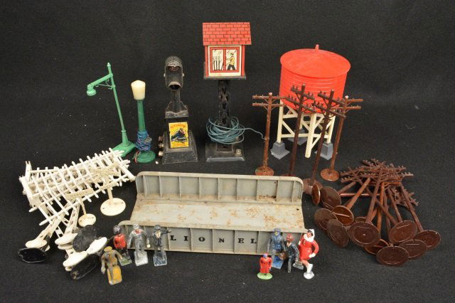 Marx, Lionel & Vintage Train Accessories (1 of 7)