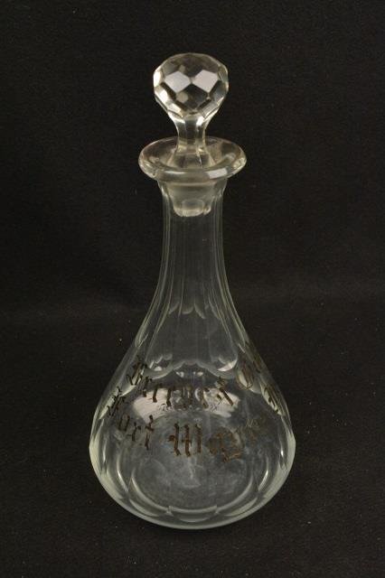 11.5" Decanter with Stopper: Freese & Vale, Fort Wayne, Indiana, Decanter with Stopper with a chip on the plug. 11.25" H with stopper. Contact our recommended 3rd party "for profit" shipper Pak Mail at (260) 637-4809 or Pakmail41