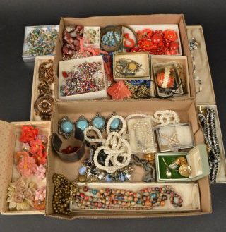 Large Lot of Estate Vintage & Costume Jewelry (1 of 7)