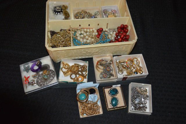 Vintage Desinger Singed & Costume Jewelry: Large lot of vintage designer signed & costume jewlery. (3) pairs of Napier hoop screw back earrings, porcupine pin, Zehtall clip on earrings, Les Bernard, Dalsheim & Trifari designer signed clip-on e