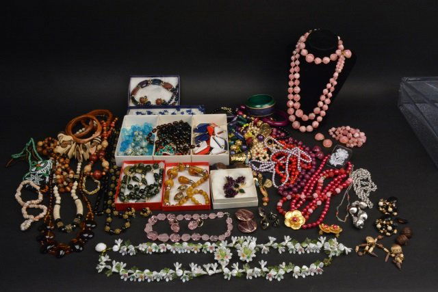 Estate Costume & Vintage Jewelry (1 of 10)
