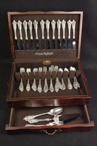 Wallace Sterling Grande Baroque Pattern Flatware (1 of 9)