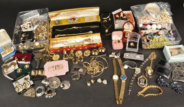 Costume, Vintage & Fashion Jewelry (1 of 10)