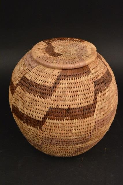 Hand Woven Indian Basket W/ Lid (1 of 4)