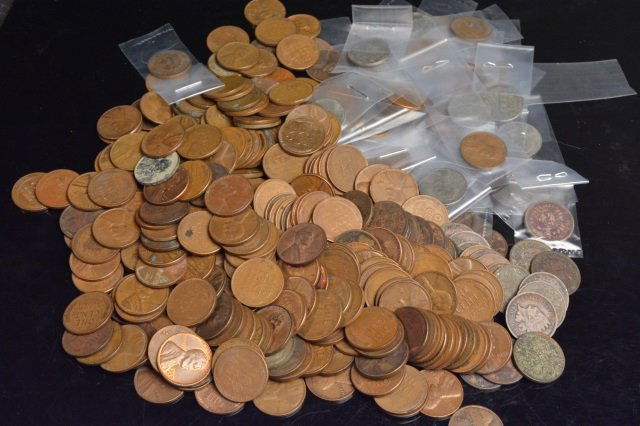 Unsorted Large Lot of Wheat & Indian Head Pennies (1 of 6)