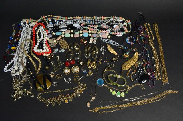 Costume Jewelry Some Designer Signed (1 of 10)
