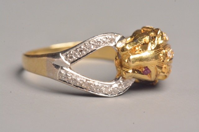 18K Yellow Gold Lion Ring W/ Rubies (1 of 4)