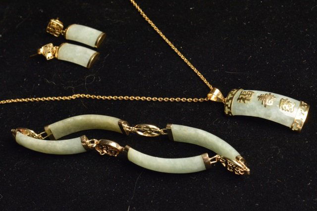 Jade Bracelet, Earrings & Pendant Necklace (1 of 8)