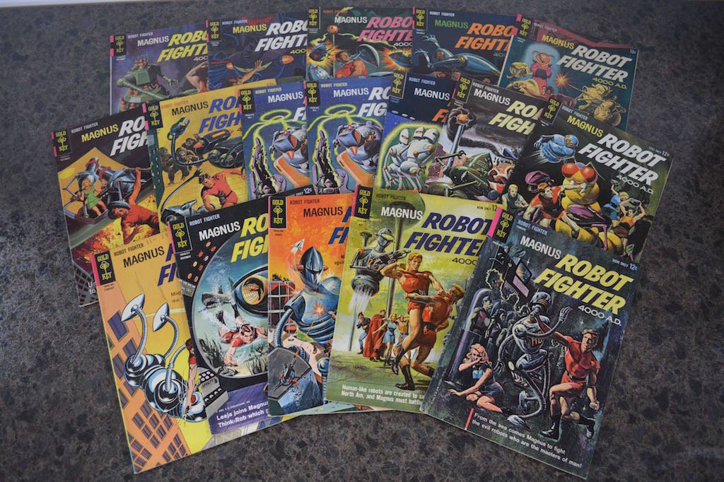 (17) Gold Key Magnus Robot Fighter 4000 A.D Comic Books (1 of 4)
