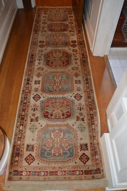 Ethan Allen 100% Wool Face Hall Runner: Ethan Allen 100% wool face hall runner. 116" L x 32"W. Contact our recommended 3rd party "for profit" shipper Pak Mail at (260) 637-4809 or Pakmail419@yahoo.com for shipping quote PRIOR to bidding. Sc
